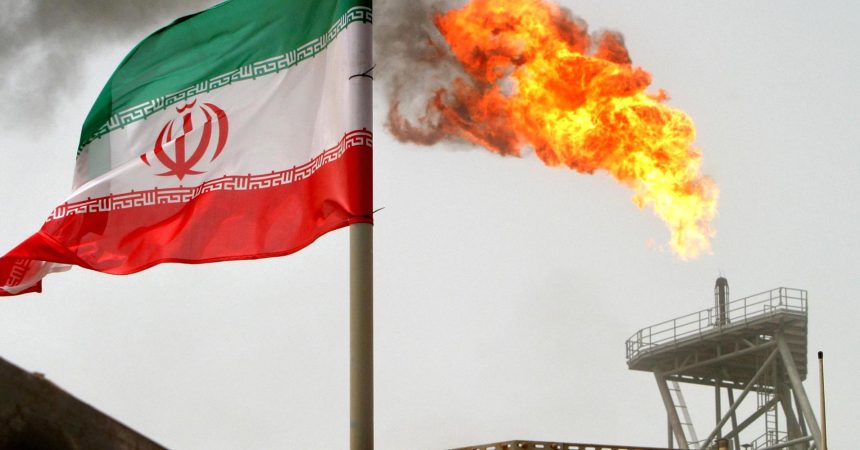 Iran won’t award South Pars oil layer development to Total: Zanganeh