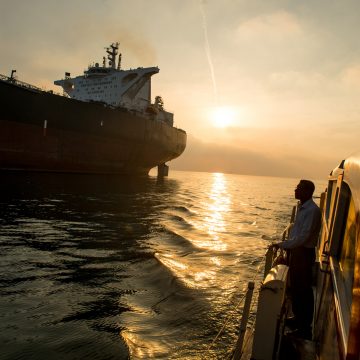 أمريكا تطالب حلفاءها بوقف واردات النفط الإيرانية بحلول 4 نوفمبر