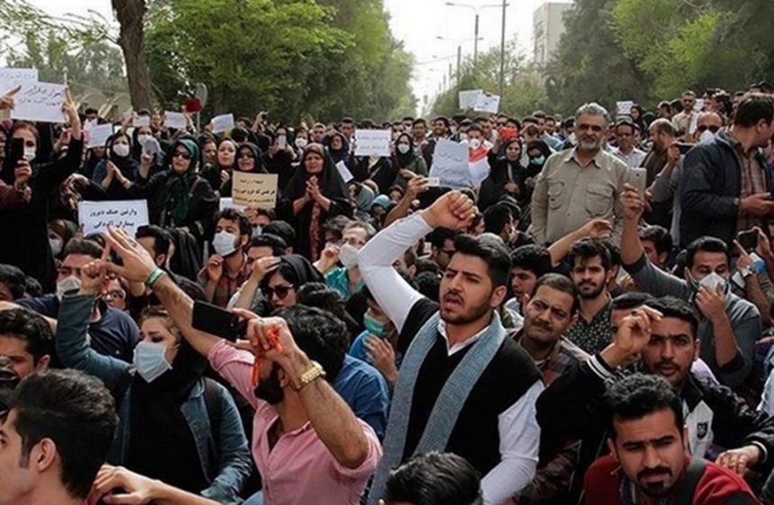 محاولات الحكومة الإيرانية لإنهاء الاحتجاجات