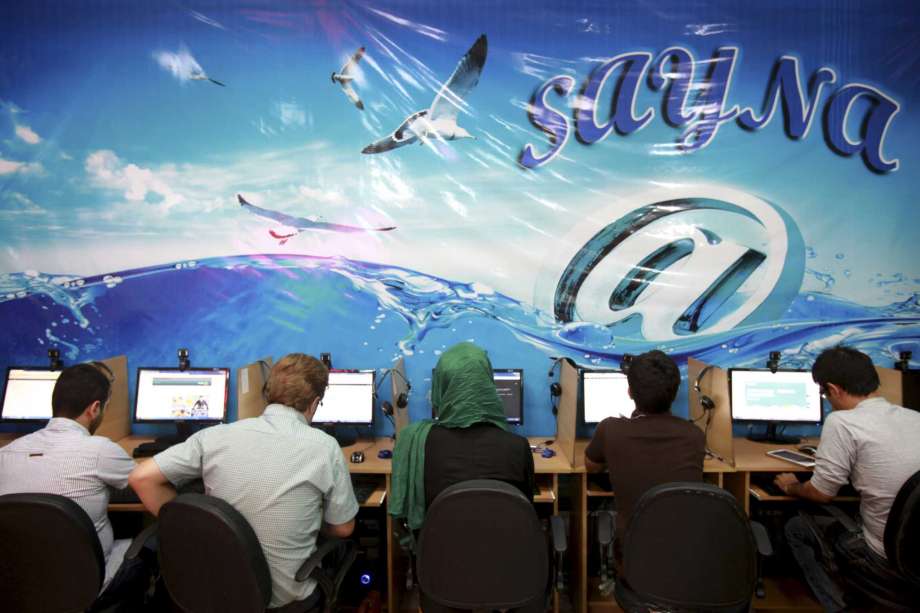 بعد الاضطرابات.. إيران تسعى للسيطرة من خلال الإنترنت «الحلال»